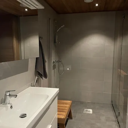 Cranberry C1, Ski-in Ski-out 2 Bedroom In Center *