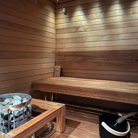 Cranberry C1, Ski-in Ski-out 2 Bedroom In Center Apartamento Levi