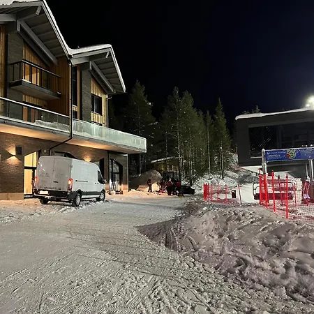 Cranberry C1, Ski-in Ski-out 2 Bedroom In Center *