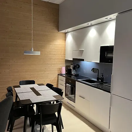 Cranberry C1, Ski-in Ski-out 2 Bedroom In Center Huoneisto