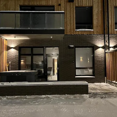 Cranberry C1, Ski-in Ski-out 2 Bedroom In Center *