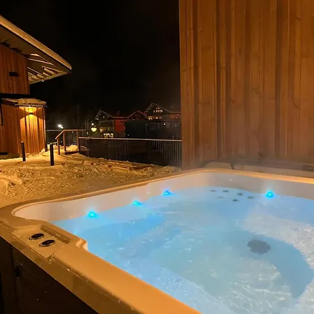 Cranberry C1, Ski-in Ski-out 2 Bedroom In Center Apartamento *