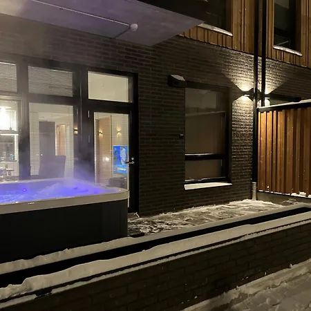 Cranberry C1, Ski-in Ski-out 2 Bedroom In Center Apartamento Levi