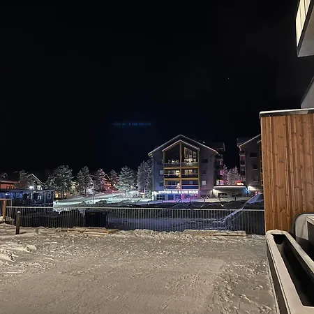 Cranberry C1, Ski-in Ski-out 2 Bedroom In Center Apartamento Levi