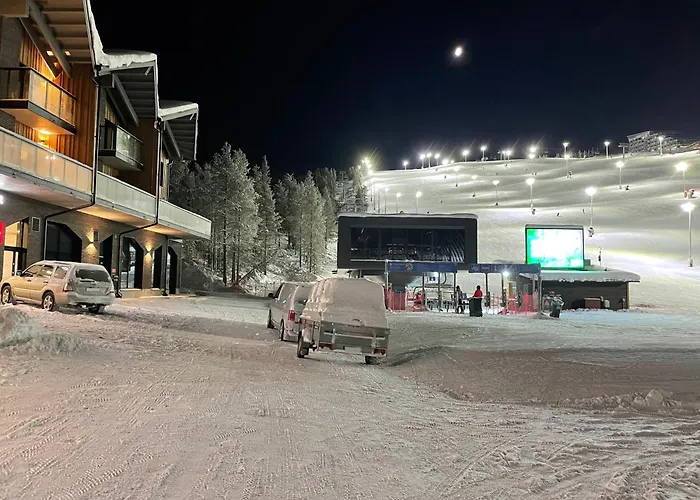 Cranberry C1, Ski-in Ski-out 2 Bedroom In Center