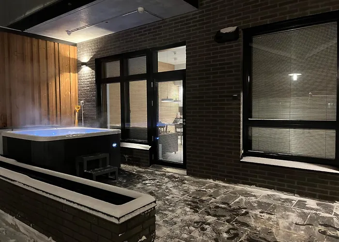 Cranberry C1, Ski-in Ski-out 2 Bedroom In Center