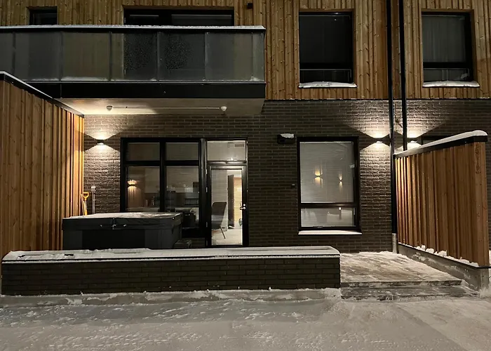 Cranberry C1, Ski-in Ski-out 2 Bedroom In Center *