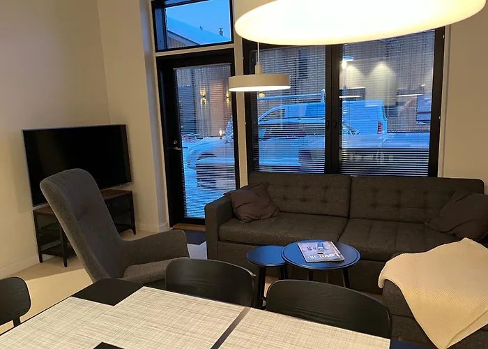 Cranberry C1, Ski-in Ski-out 2 Bedroom In Center