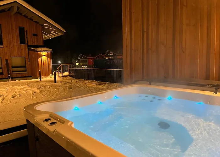 Cranberry C1, Ski-in Ski-out 2 Bedroom In Center Διαμέρισμα *